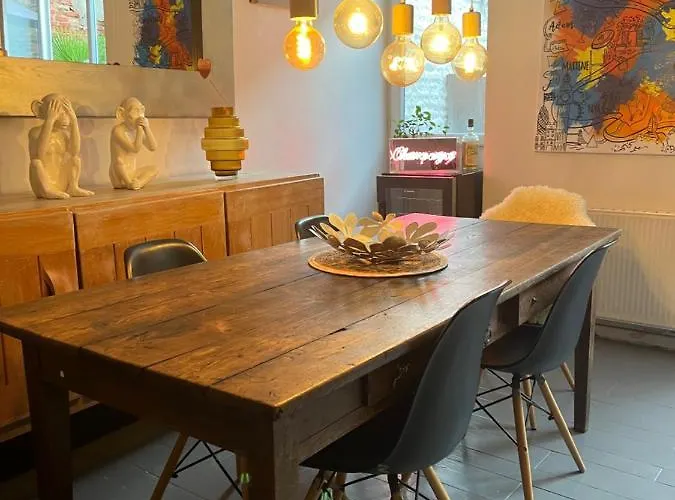 Dom wakacyjny Maison Piscine Centre *